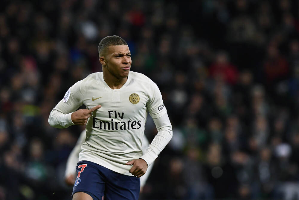 10月涨跌分化，11月金股名单揭晓：科技与顺周期板块领跑新风向